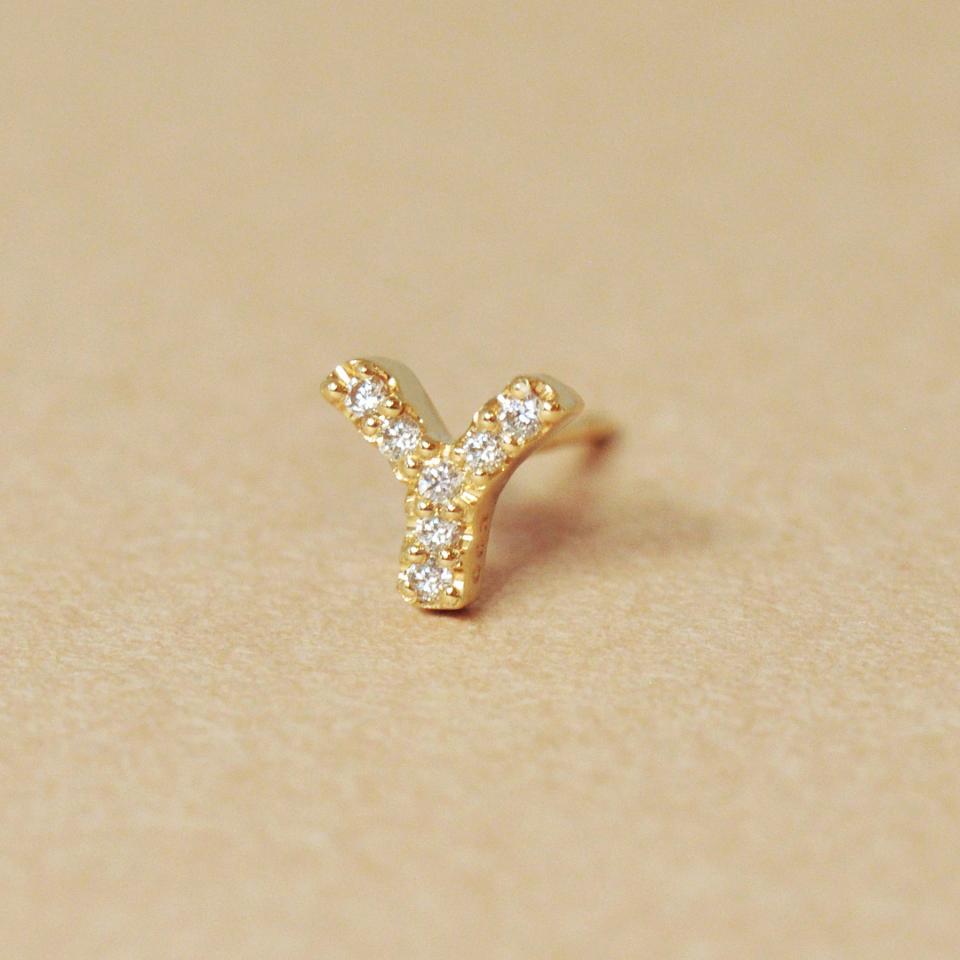 【 Solo Pierce】K18/10ダイヤモンド　ハーフピアス　イニシャル『Y』( YG)