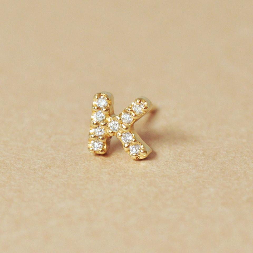 【 Solo Pierce】K18/10ダイヤモンド　ハーフピアス　イニシャル『K』( YG)