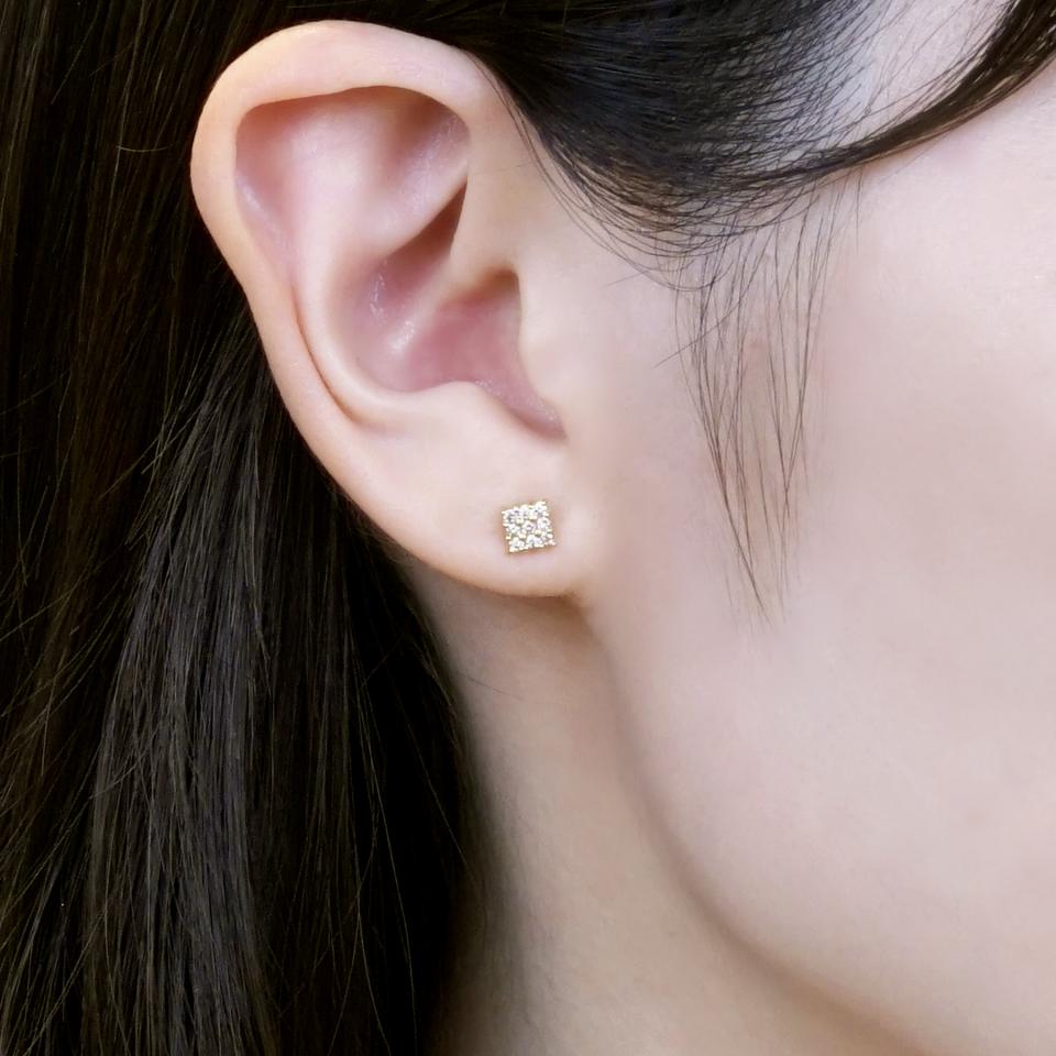 ☆新品未使用himie weeksdaysダイヤピアス(K18YG /シングル)-