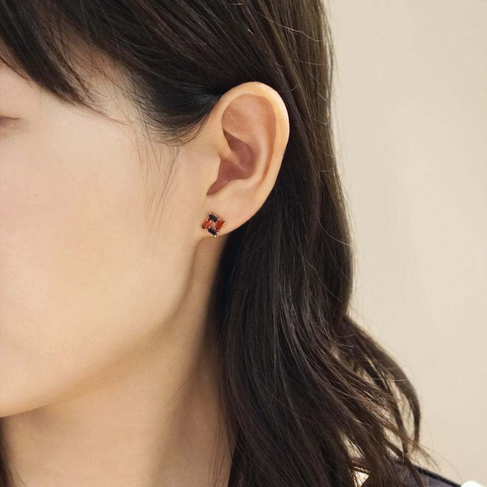 パーティを彩るご馳走や TAKE-UP ONLINE クルリバケットピアス(PG) ガーネット / SHOP/テイクアップ公式オンラインショップ アクセサリー