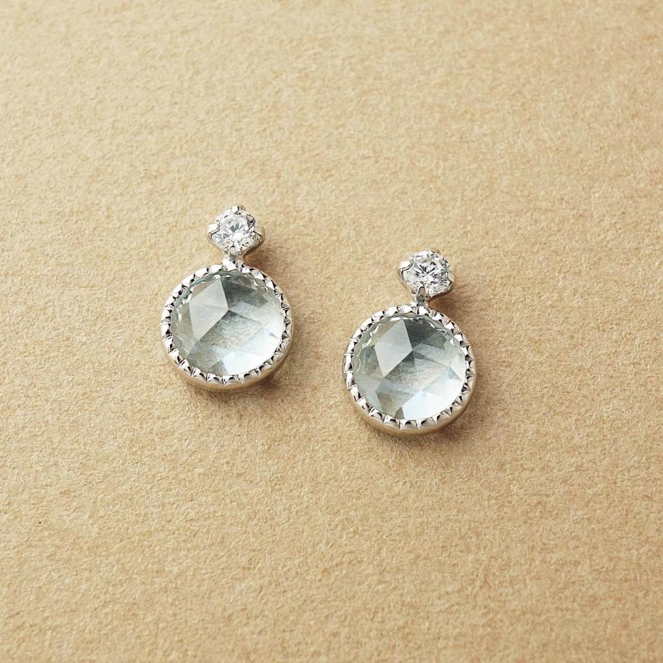 K10スカイブルートパーズワンポイントピアス( WG)