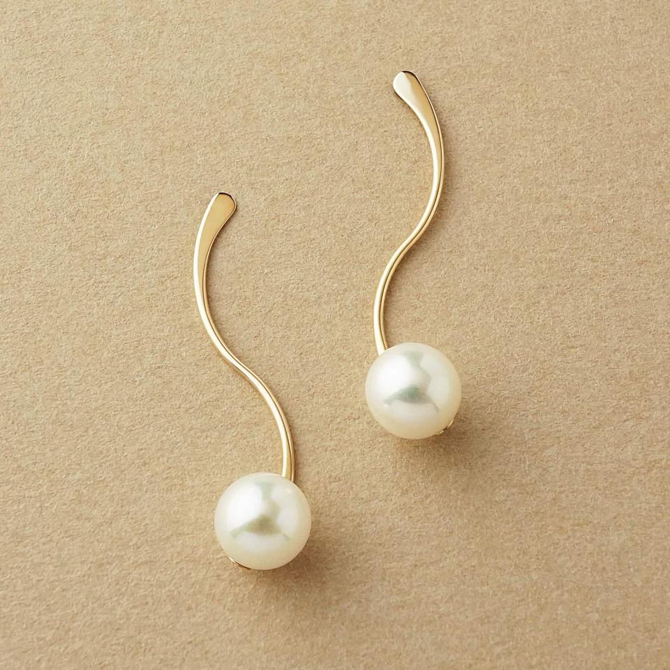 K10アコヤ S字モダンピアス