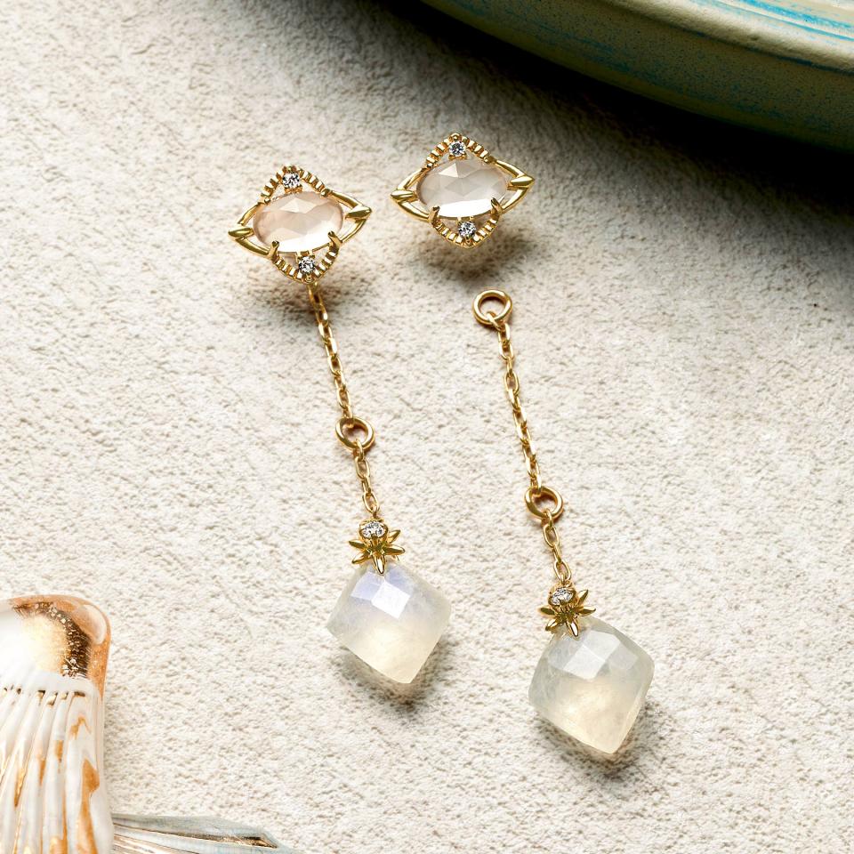 【COSTA BREEZE】K10　サンディビーチ　ムーンストーンピアス