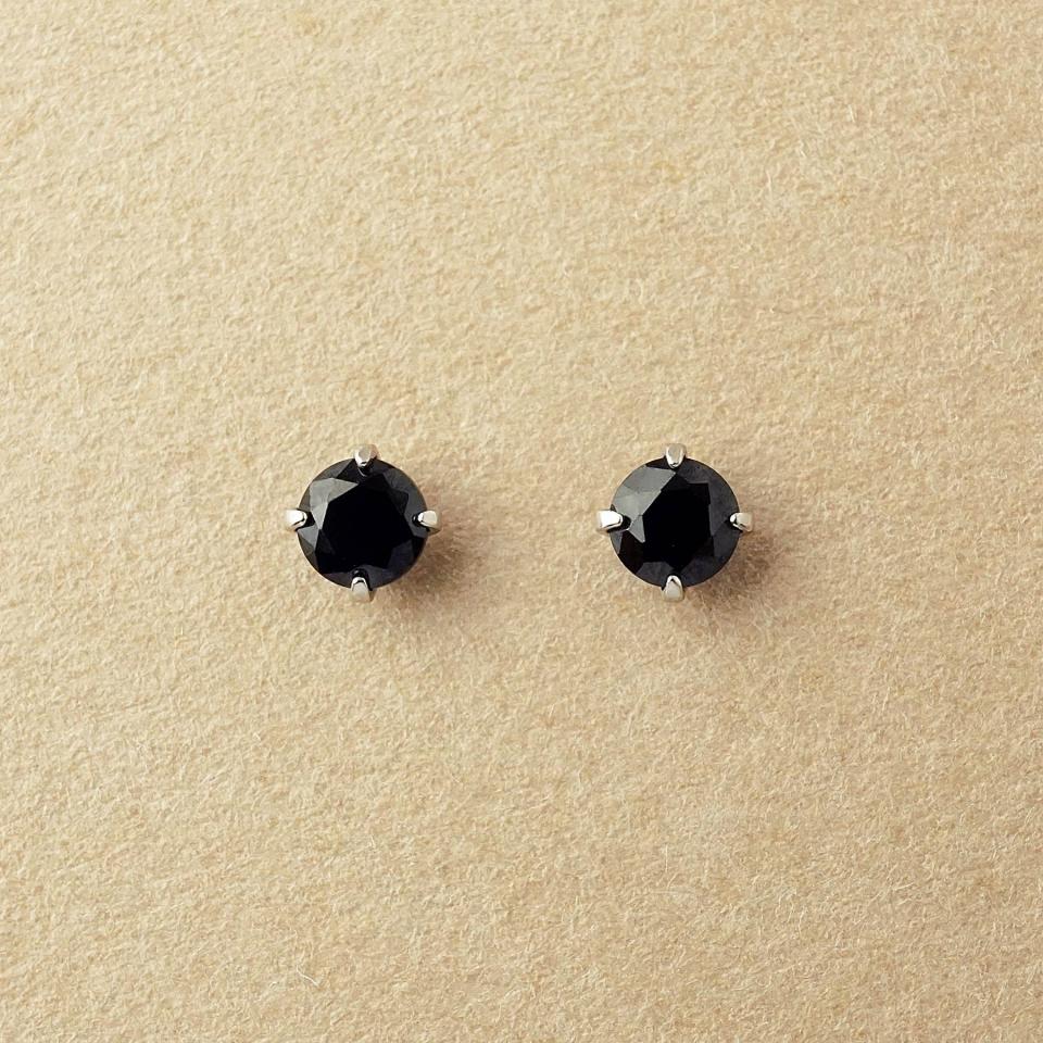 [ セカンドピアス]Pt ブラックスピネルピアス