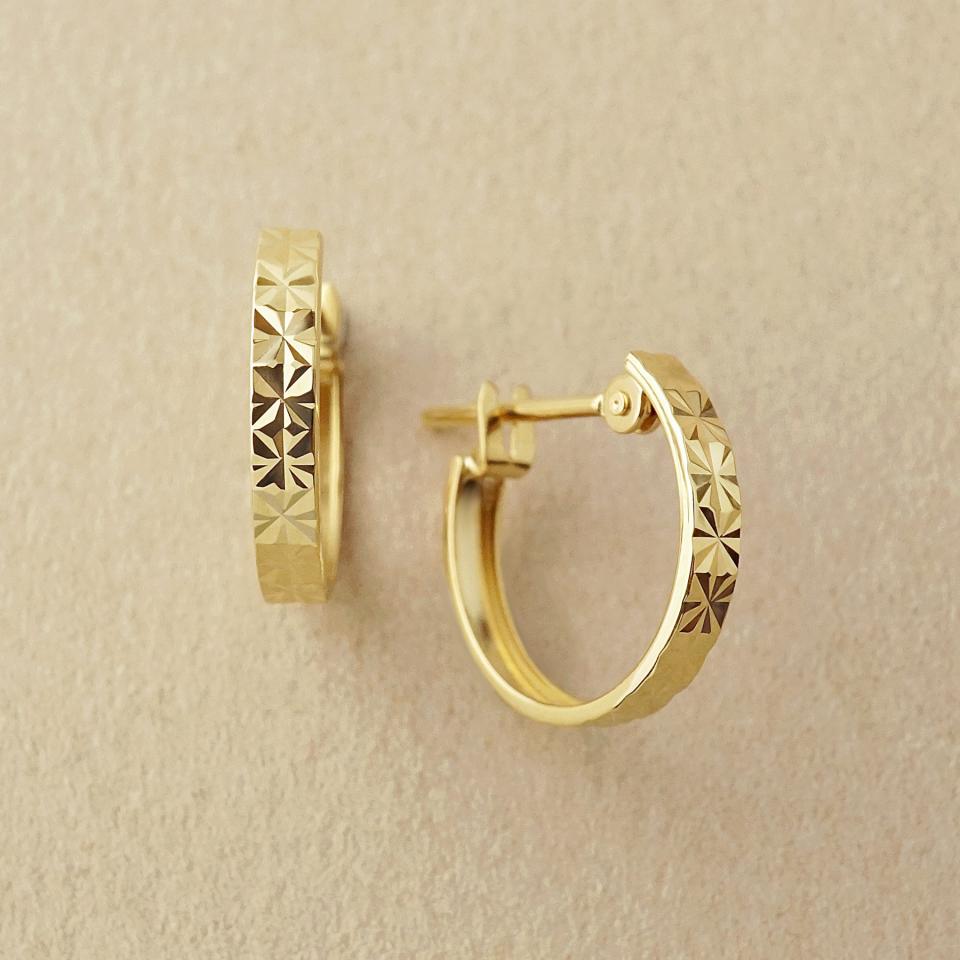 K18フラワーカットフープピアス