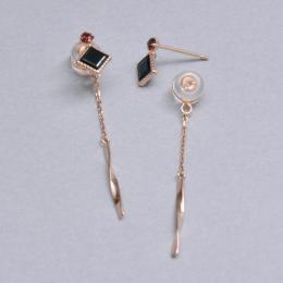 K18・K10ガーネットバックチャームピアス(PG)