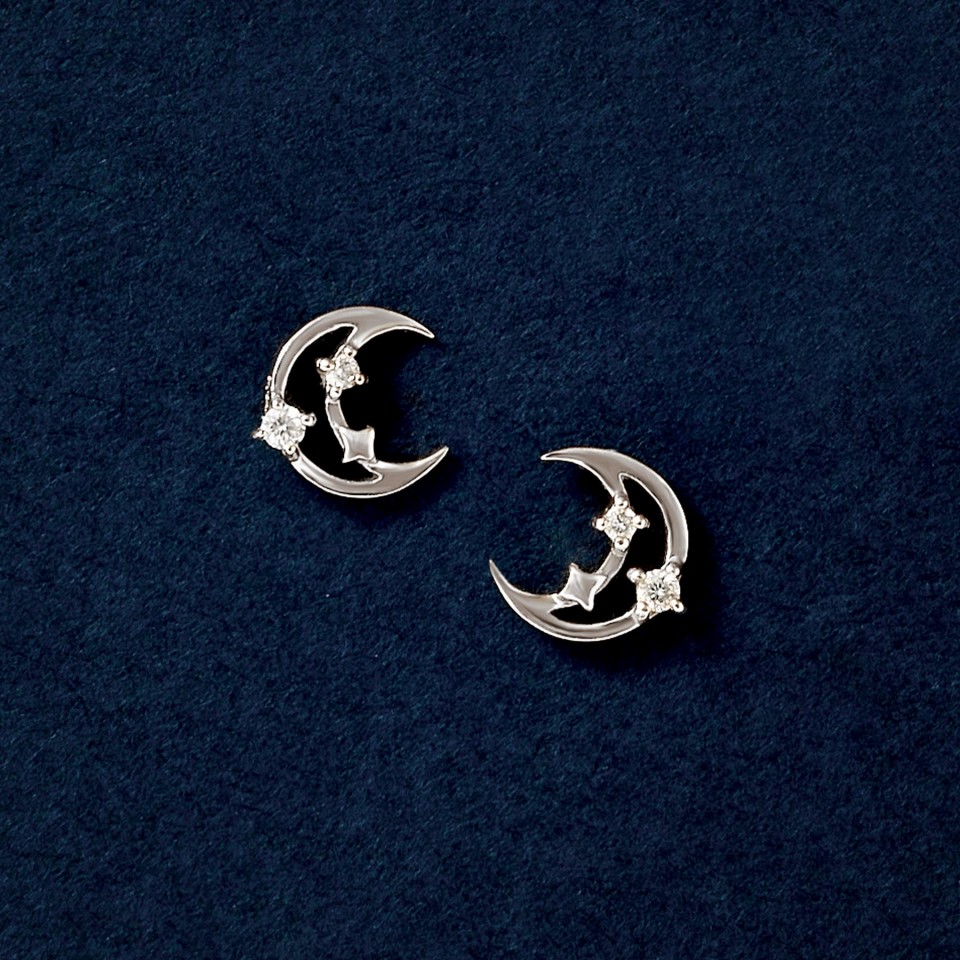 【Twinkle Twinkle】K14・K10 ダイヤモンド ウィンタートライアングルピアス