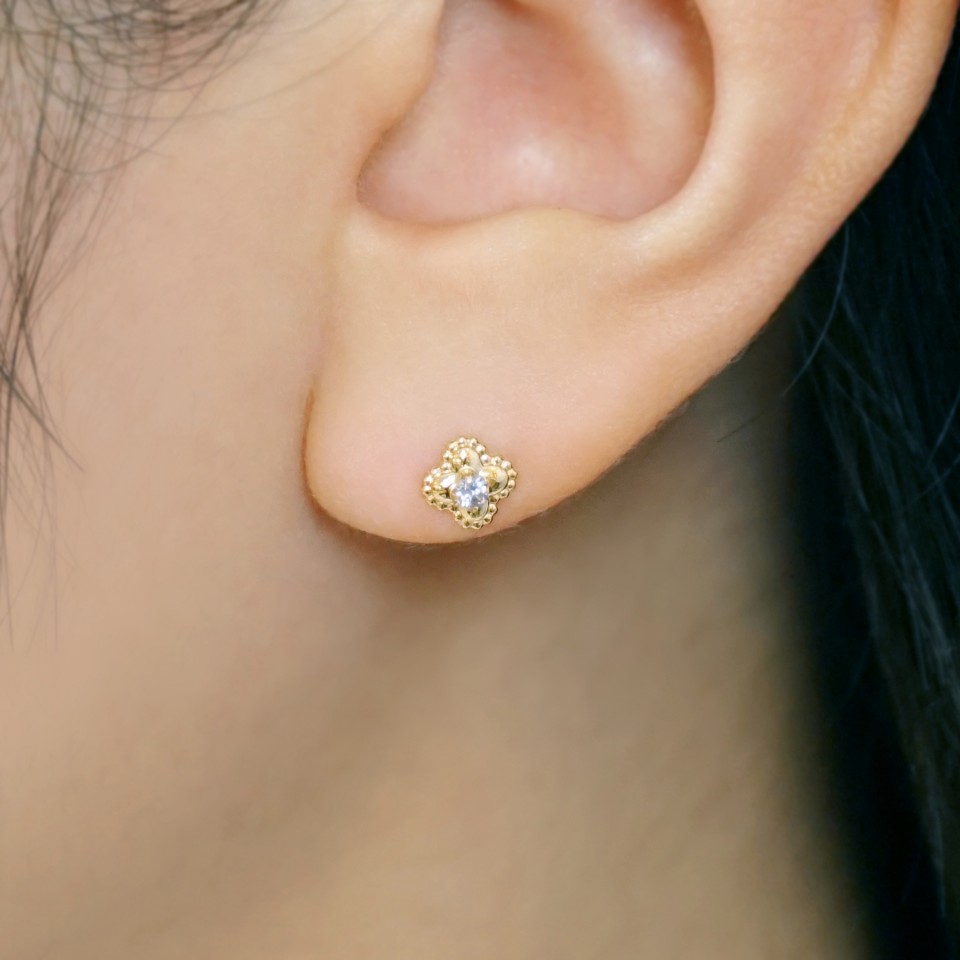 楽天市場】ピアス・k10・メンズ・タンザナイトピアス・10金