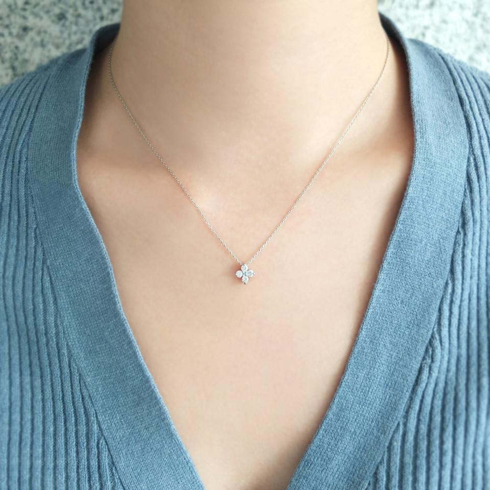 PT フラワー ダイヤモンド ネックレス 1.02CT