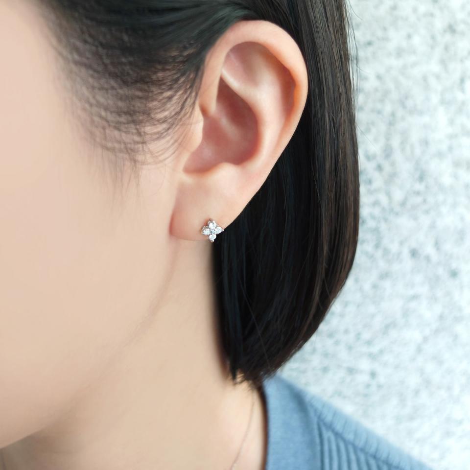 PTダイヤフラワーピアス