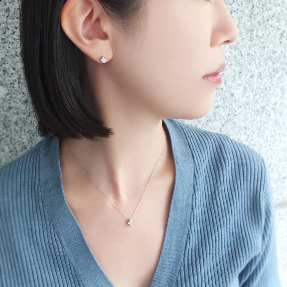 プラチナピアス✨ダイヤモンド✨ ネックレストップ????おふたつおまとめ